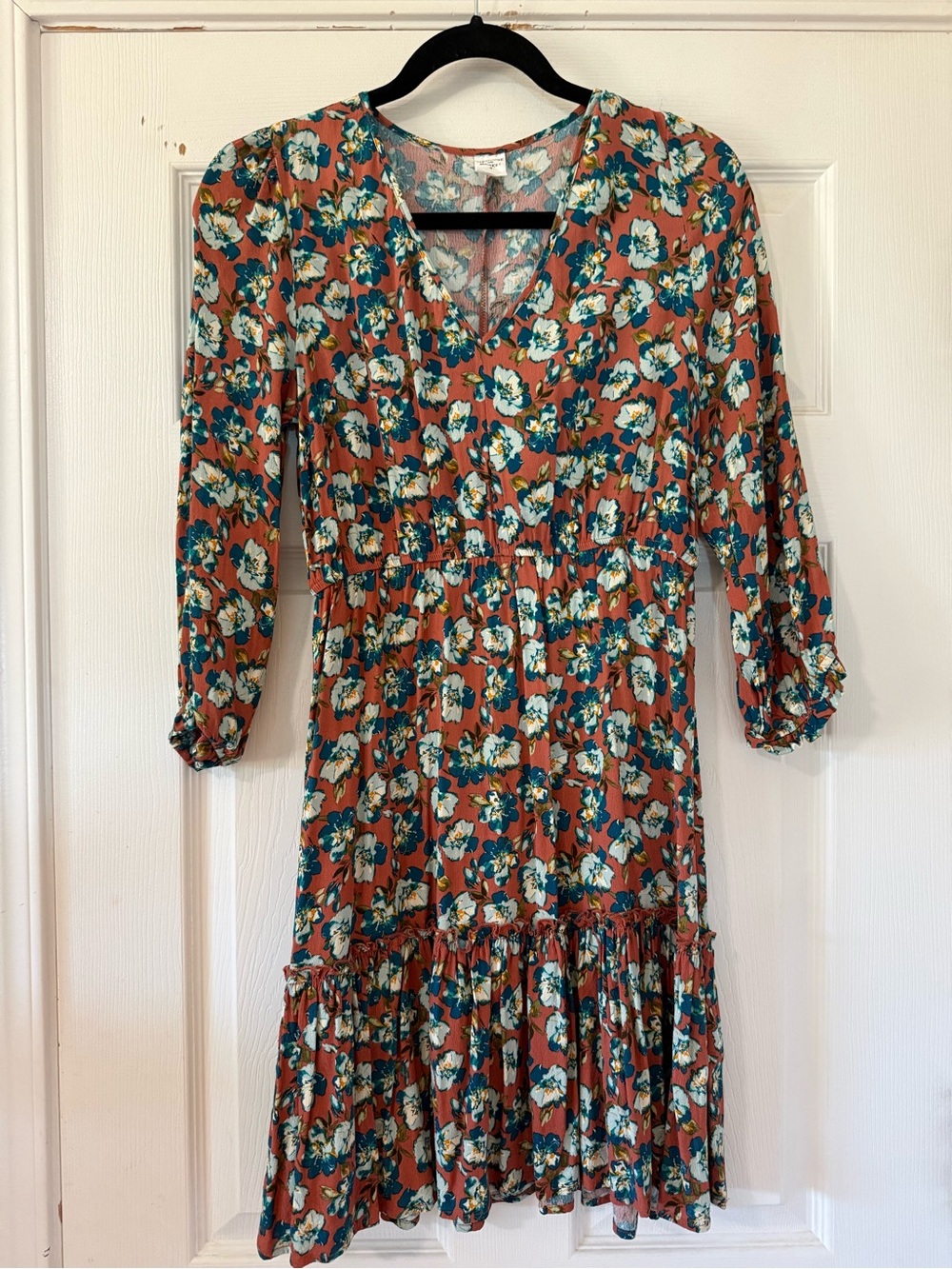 Melrose & Market Floral V-Neck Long Sleeve Tiered Dress - Rust Floral- Medium